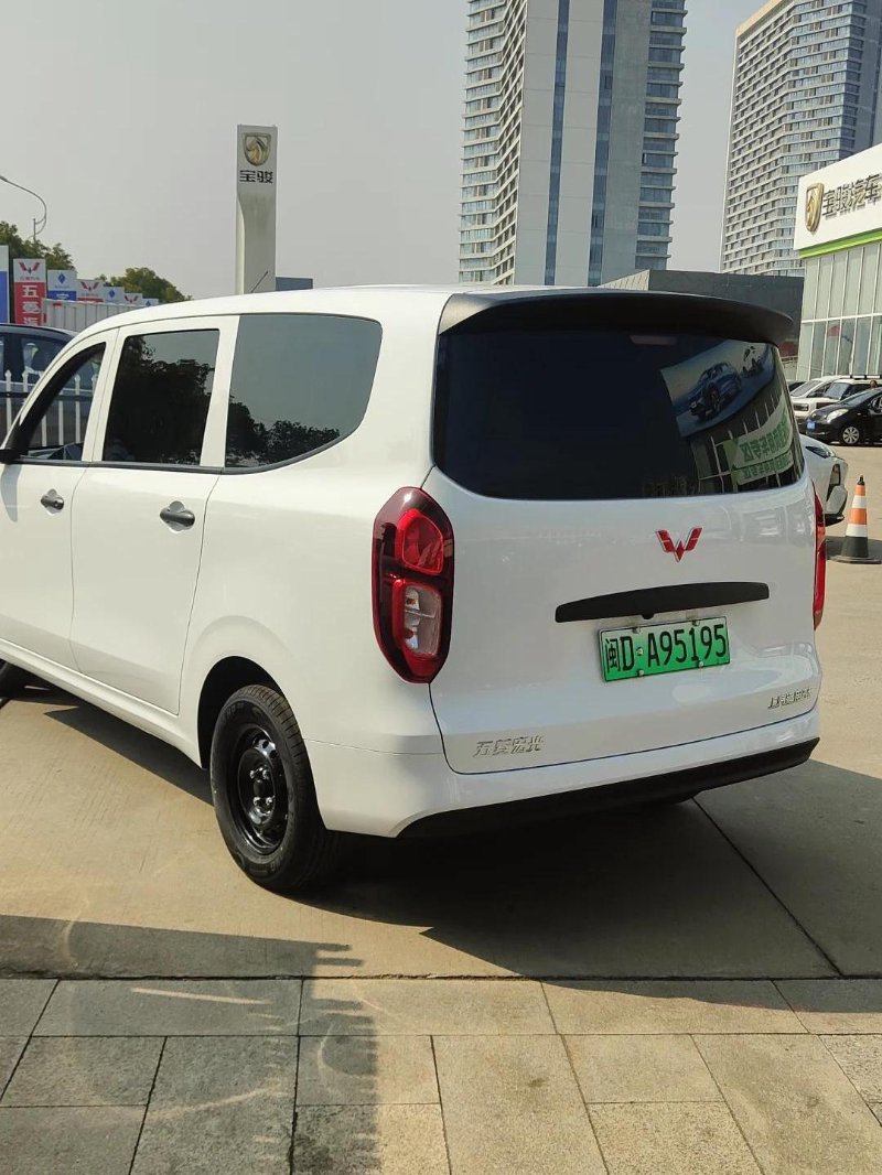 纯电动面包车